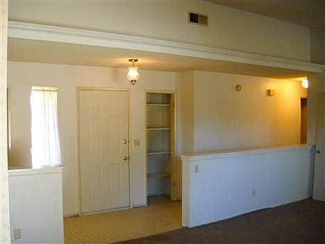 3rd image of 17104 Longmeadow Ave