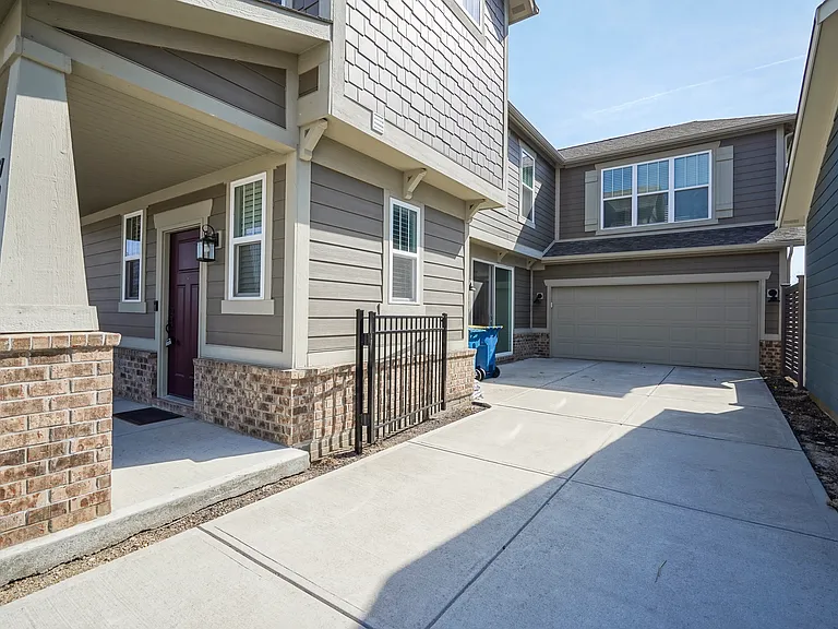 7228 Broadacre Ct — Photo 41