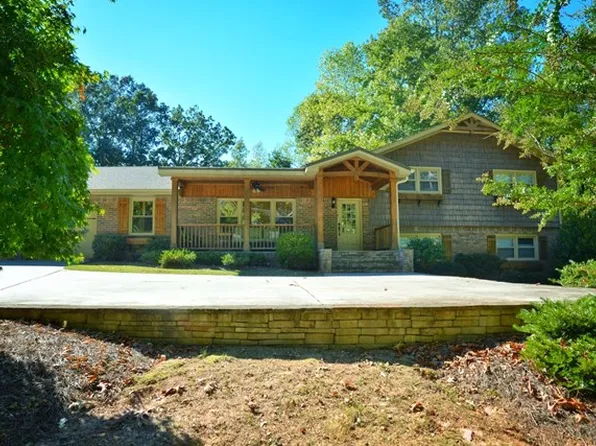 119 Briarwood Dr, Carrollton, GA 30117