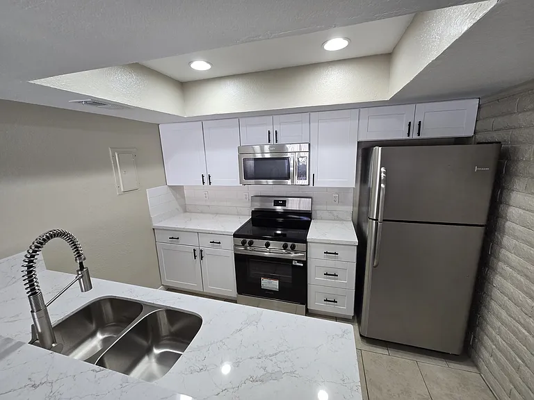 82 W Southern Ave #A — Photo 1
