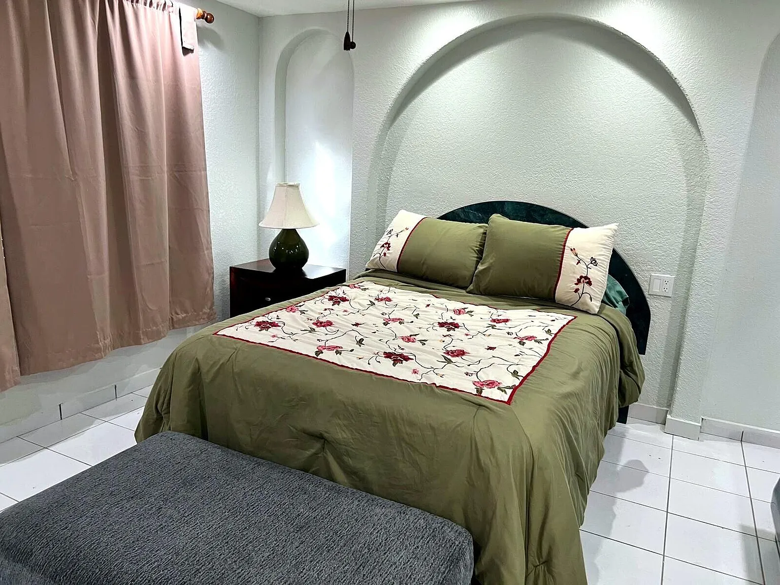 3 bed, 2.0 bath, 1229 sqft, $3,500 — Photo 4