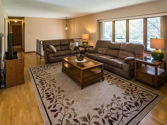 2nd image of 1100 W 139th St