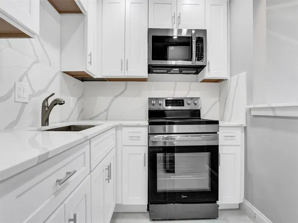 701 Pine Drive #104, Pompano Beach, FL 33060