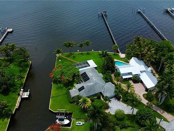 3rd image of 1910 NW Cove Cir