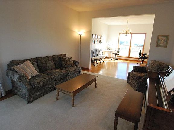 3rd image of 1030 Wheatfield Way