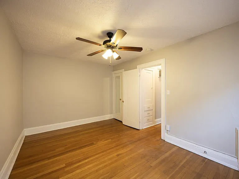 Mapleview Apartments — Photo 48