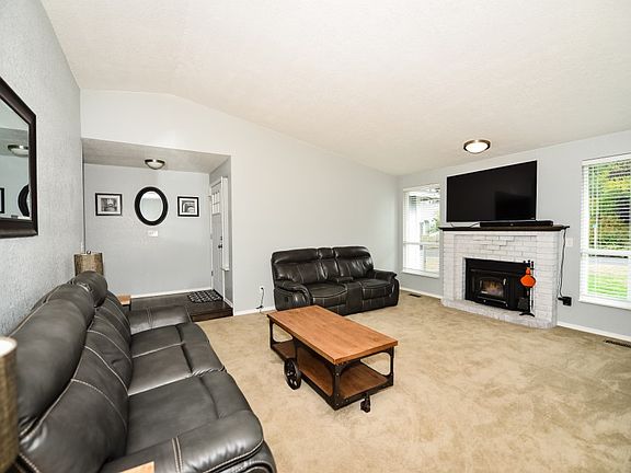 4th image of 20714 54th Avenue Ct E