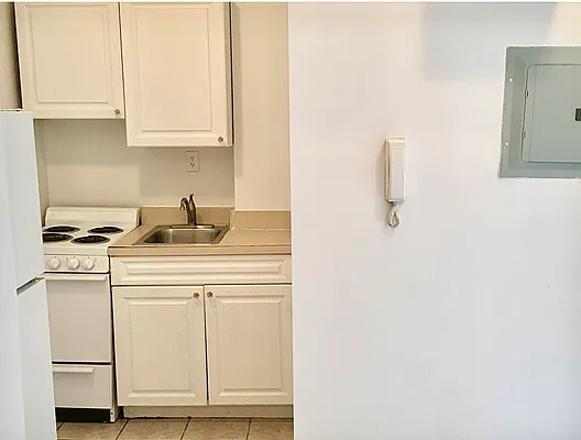 Rented by Jeffrey Mark Peckage Inc. | media 10