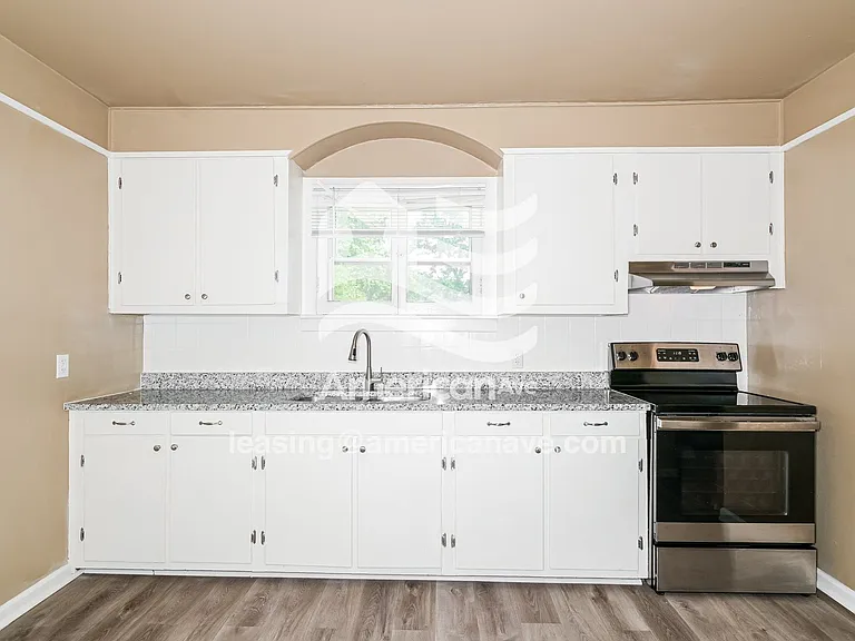 1457490_006_kitchen_6.jpg