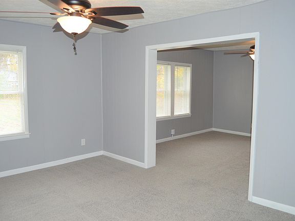 2nd image of 1413 E Fairview Ave