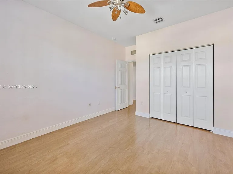 3728 NE 3rd Ct — Photo 15