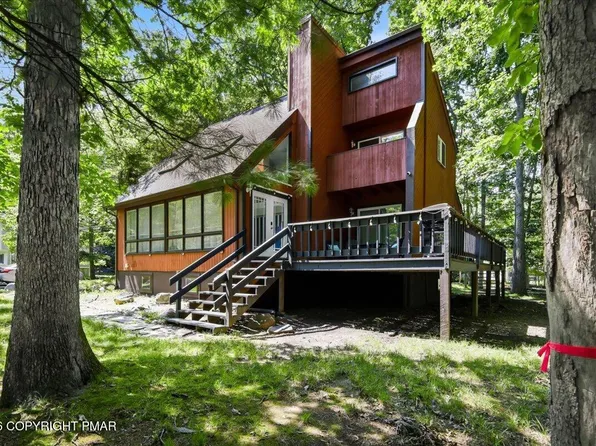 328 Fernwood Dr, East Stroudsburg, PA 18301