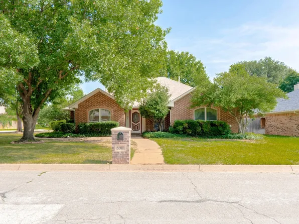 8901 Marti Ln, North Richland Hills, TX 76182