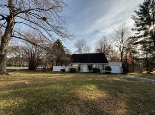 32 Park Dr, Livingston, NJ 07039