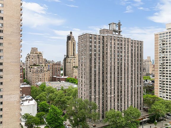 2nd image of 100 W 93rd St APT 15B