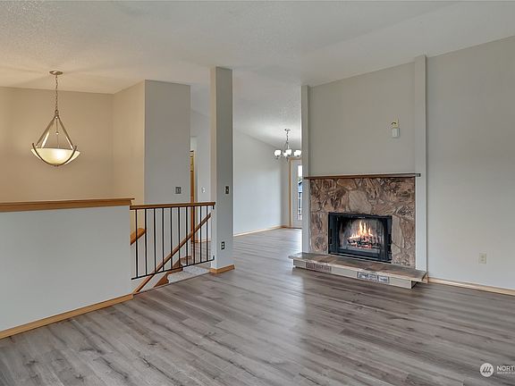 5th image of 3713 N Vassault Street