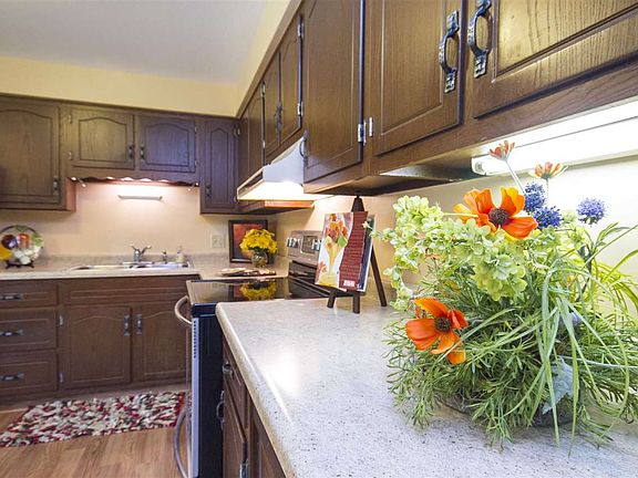 4th image of 9511 Spurwood Ct