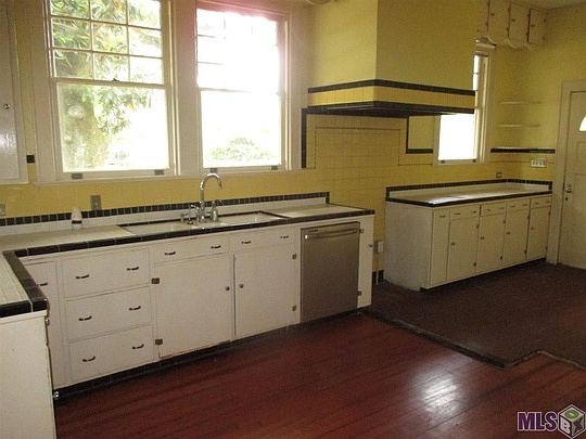 4th image of 58180 Fort St