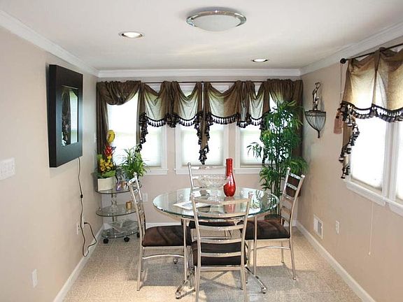 Formal Dining