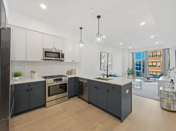 425 3rd Street image 4 of 31