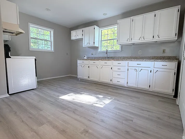 415 W Center Ave — Photo 3