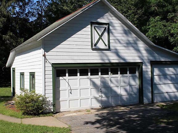2nd image of 420 Saratoga Rd