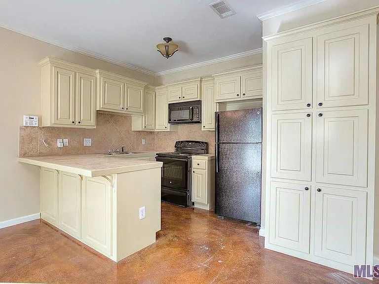 3514 Yorkfield Dr — Photo 2