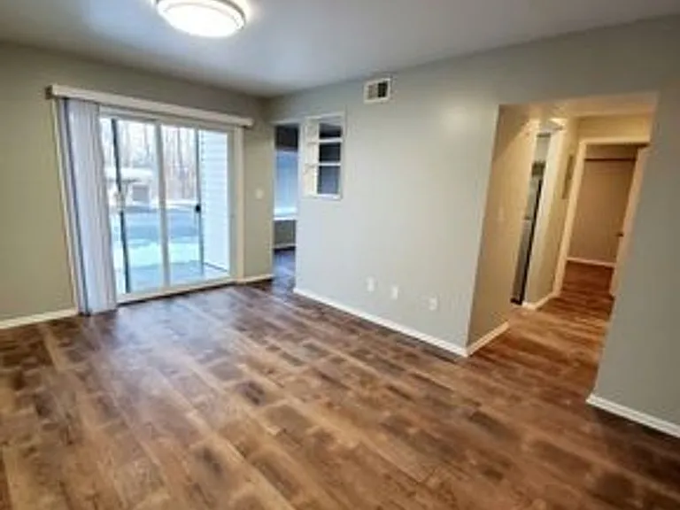 Sugarbush Apartments — Photo 82
