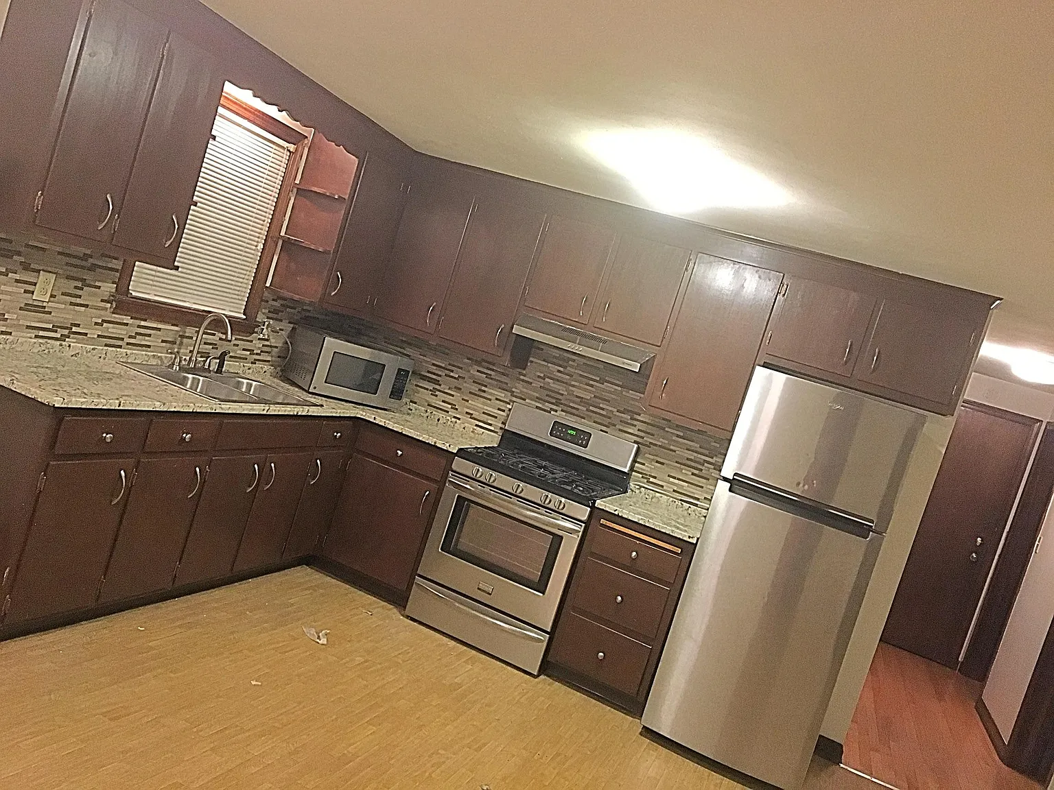 3 bed, 1.5 bath, 1475 sqft, $2,100 — Photo 3