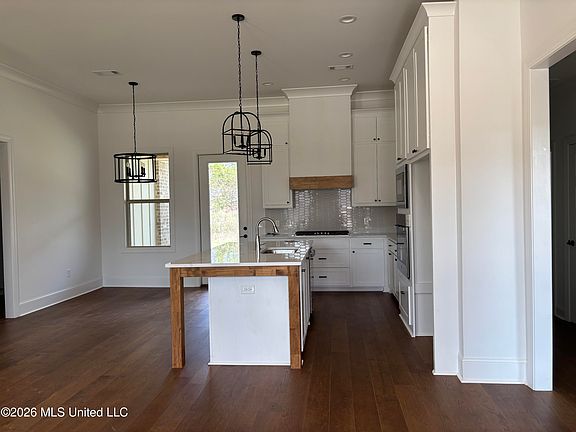 3rd image of 114 Trace Pointe Pl