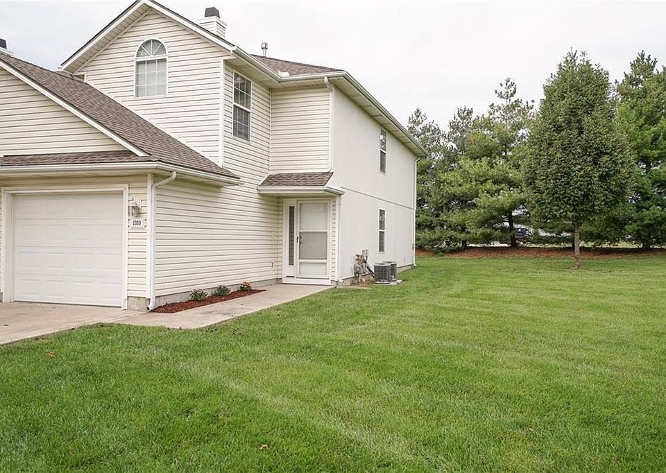 1st image of 1310 SE Broadway Ct #288A
