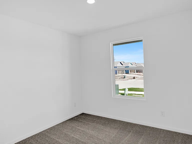 1025 Macnab Dr — Photo 33