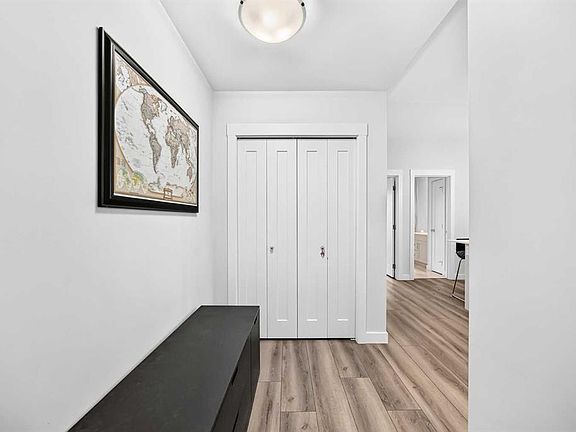 4th image of 30 NE Walgrove Walk SE #409