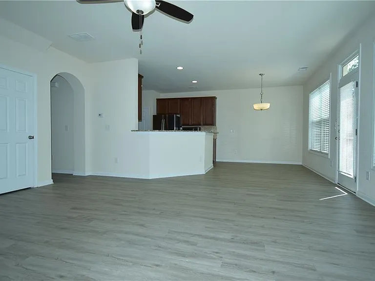 3094 Tofte Dr — Photo 8