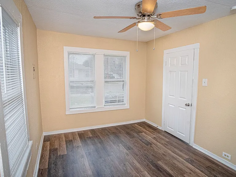 1810 Burnet St — Photo 13
