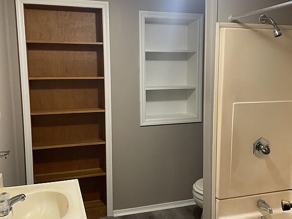 3rd image of 1003 8th St #4