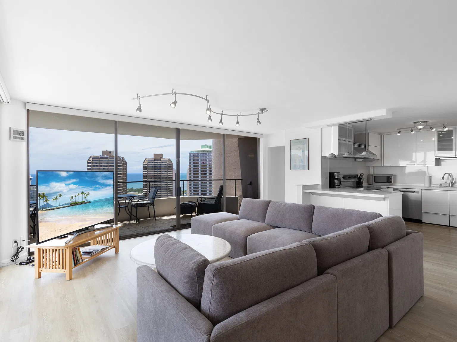 2 bed, 1268 sqft, $6,450 — Photo 4