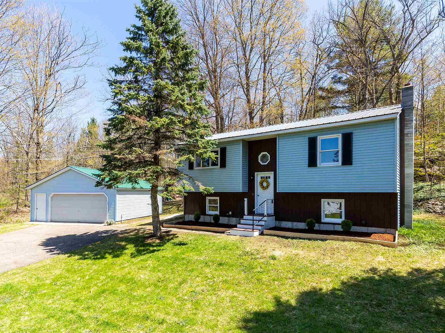 72 Railroad Street, Milton, VT 05468 Zillow