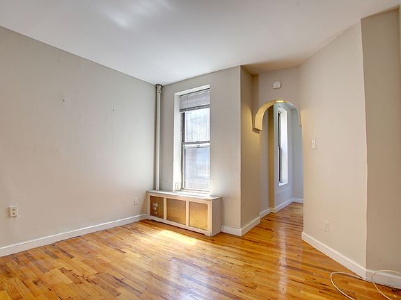 2nd image of 139 W 83rd St APT 5E