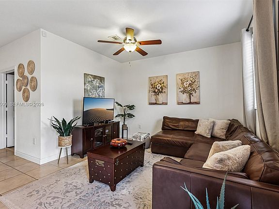 3rd image of 284 SE 37th Ter