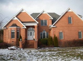 301 Albemarle Dr, Tullahoma, TN 37388