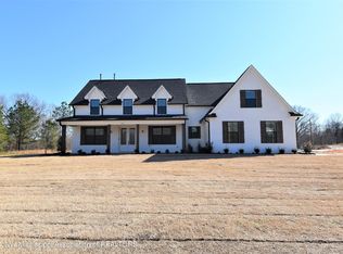 3128 Cypress Lake Dr S, Olive Branch, MS 38654