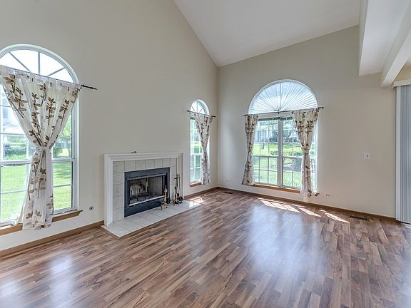 5th image of 556 Woodhaven Dr #556