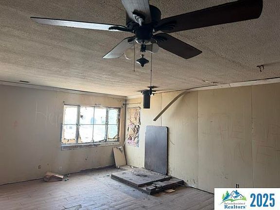 2nd image of 137 Spruce St