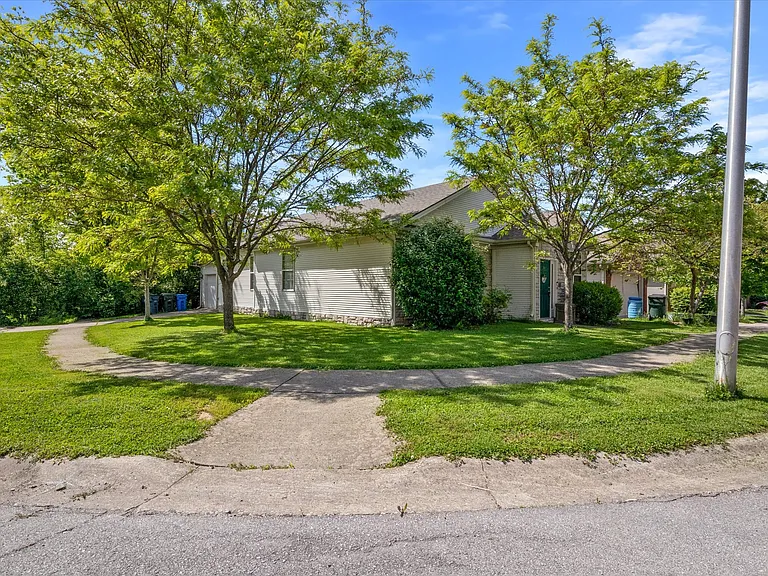2537 Sun Seeker Ct — Photo 20