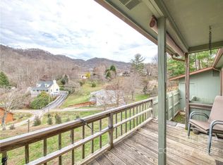 277 Country Ln, Waynesville, NC 28785