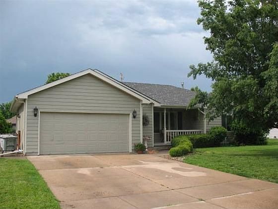 1st image of 2418 Village Ln