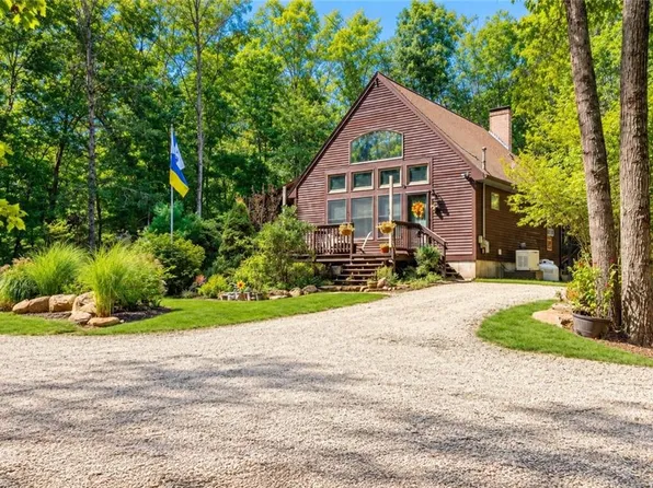 551 Carrs Trl, Coventry, RI 02827