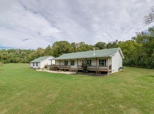 18636 Oak Rest Rd, Brighton, IL 62012