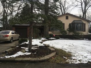 7 Windgate Rd, Cherry Hill, NJ 08003